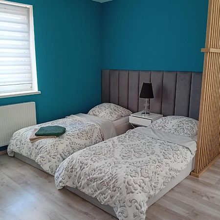 Apartament Z Lozem Malzenskim - Bezplatny Parking Познан Екстериор снимка