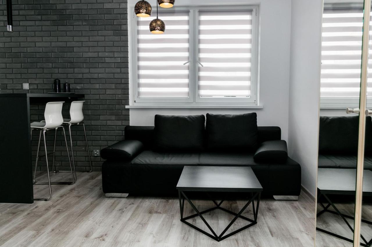 Apartament Z Lozem Malzenskim - Bezplatny Parking Познан Екстериор снимка