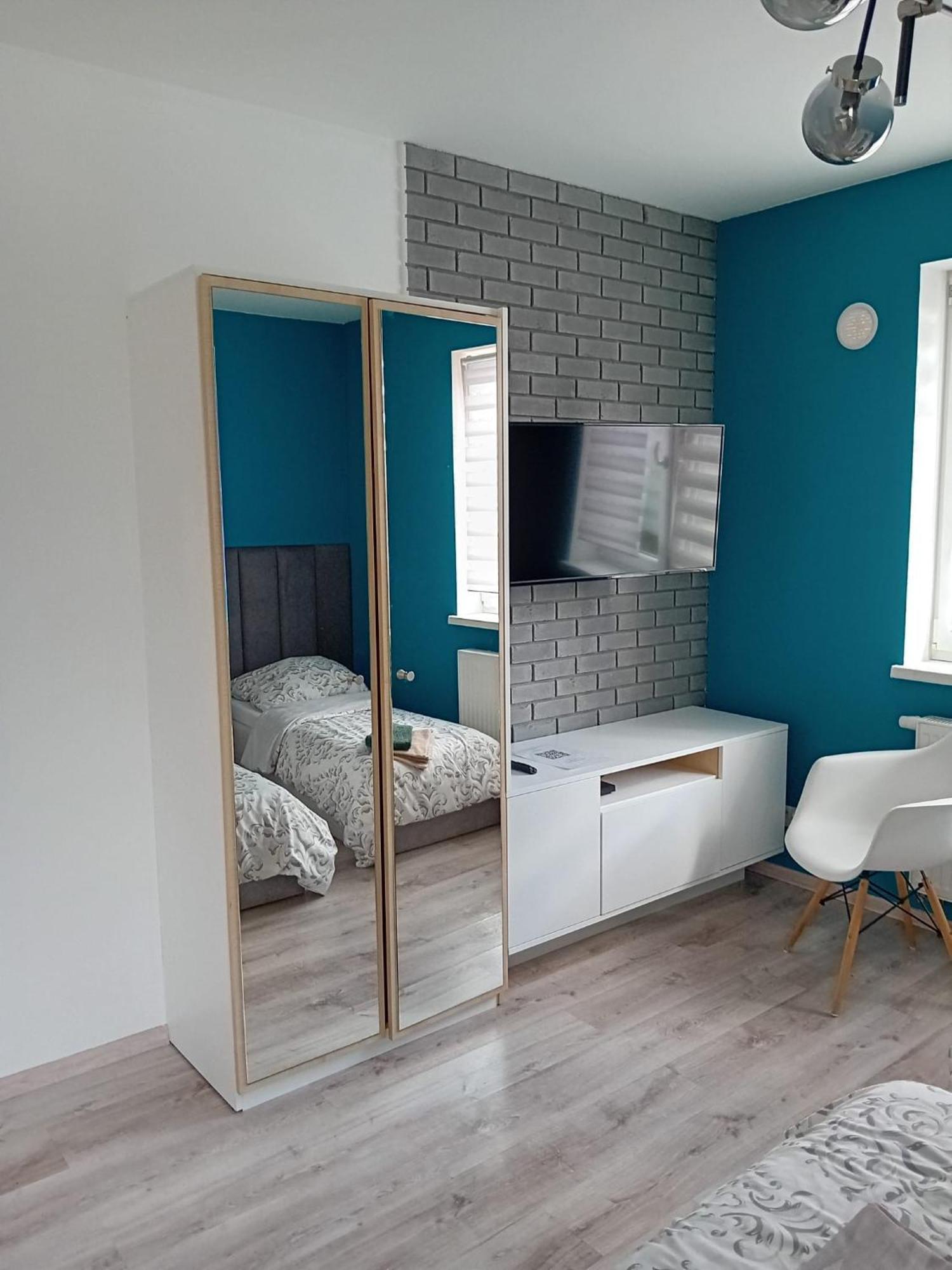 Apartament Z Lozem Malzenskim - Bezplatny Parking Познан Екстериор снимка